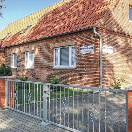 2 Bedroom Gorgeous Apartment In Luebtheen-Garlitz Exterior foto