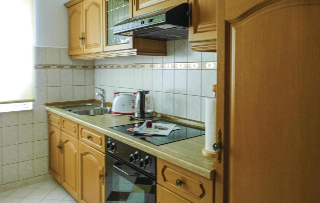 2 Bedroom Gorgeous Apartment In Luebtheen-Garlitz Exterior foto